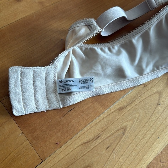 WACOAL SPACER BASIC BEAUTY 853192 BRA 40C like new - Picture 9 of 10